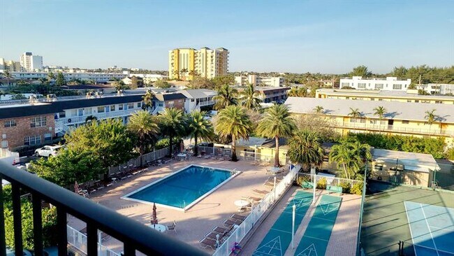 Foto del edificio - 1009 N Ocean Blvd
