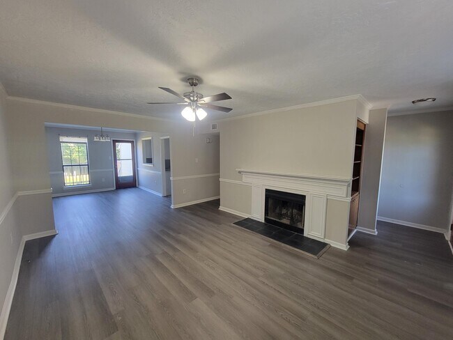 Foto del edificio - 3921 Miramar Dr Ext