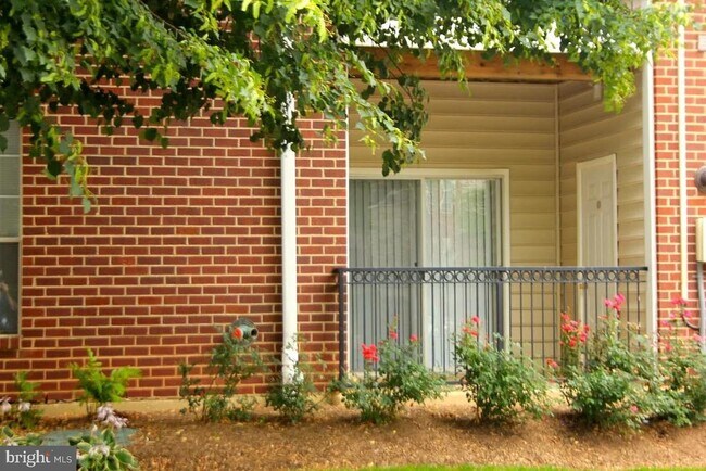 Foto del edificio - 1591 Spring Gate Dr.
