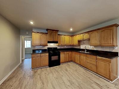 Foto del edificio - 7757 Westland Ave