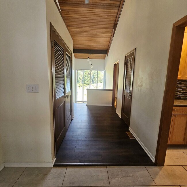 Foto del edificio - Private Bainbridge Island Retreat with Acreage & Modern Comforts
