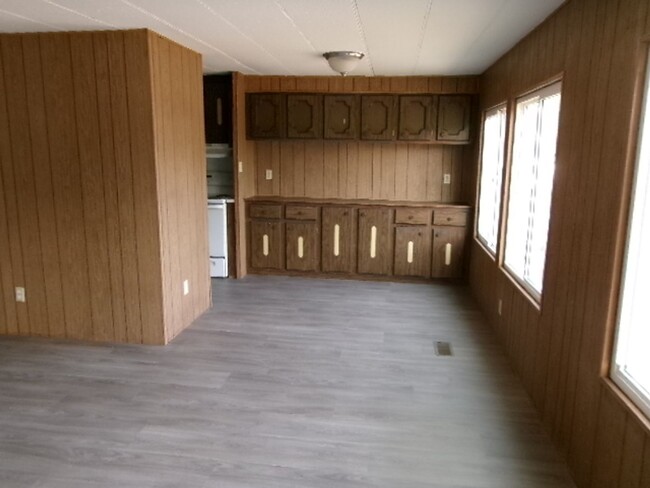 Foto del edificio - Large 1700 SF 3 bed 2 bath home