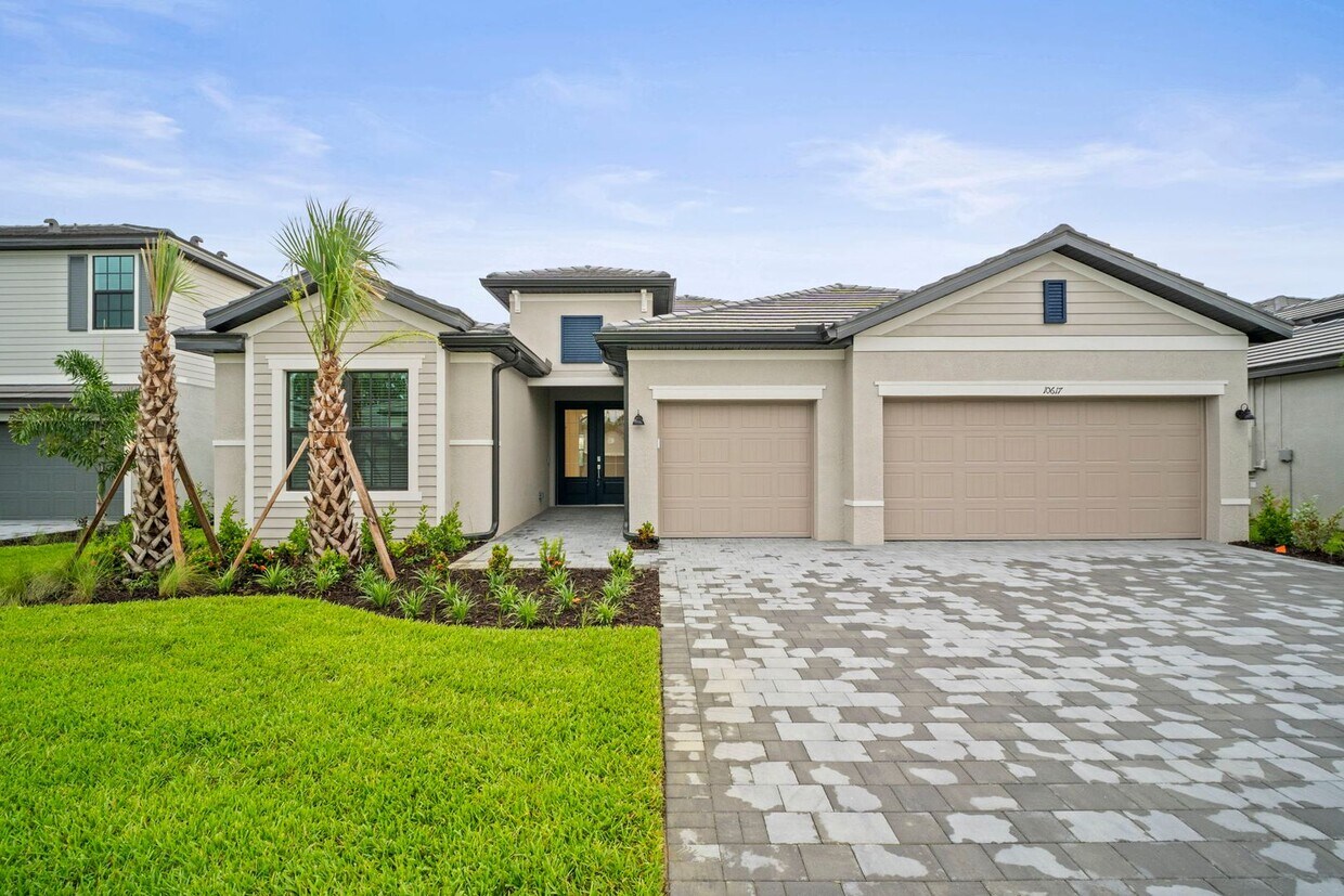 Foto principal - Spacious home 3beds+Den 3 baths located in...