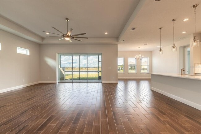 Building Photo - 301 Aquamarine Wy