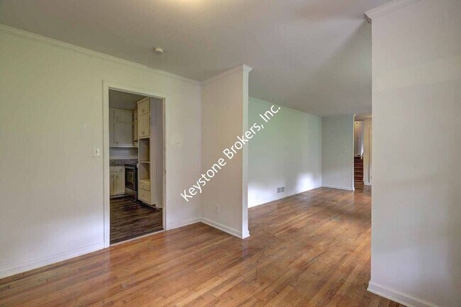 Building Photo - 4330 Hidden Valley Dr SW