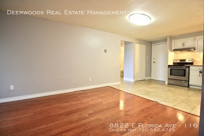Foto del edificio - 8822 E Florida Ave