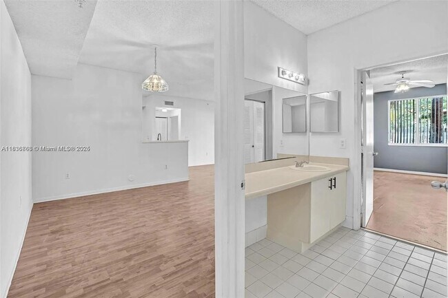 Foto del edificio - 6928 SW 39th St