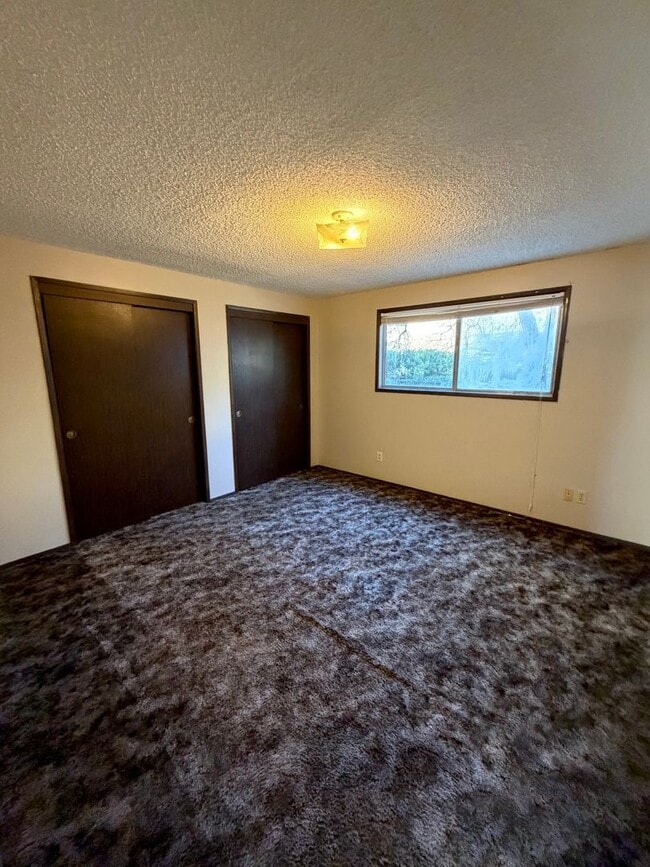 Building Photo - 2BD/1BA with W/D Hookups | LVP Flooring | Water/Sewer/Garbage Included (Moyina Heights)