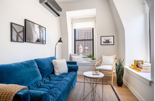 Photo - 810 N Clark St Apartment