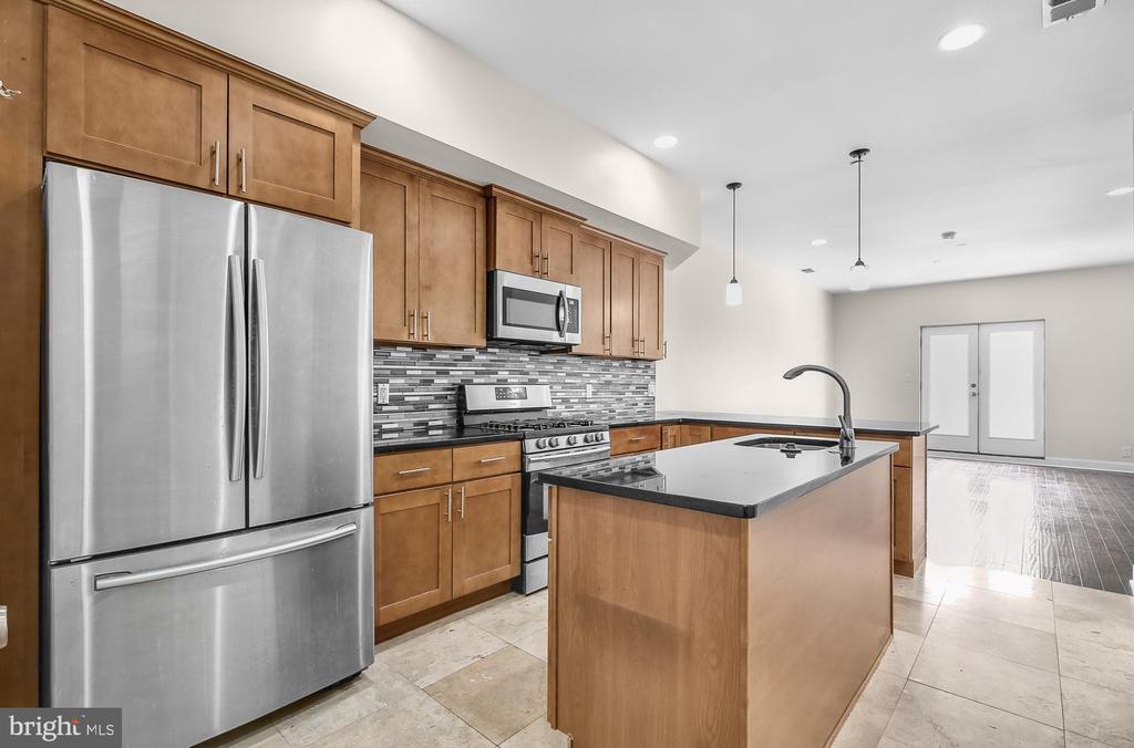 Primary Photo - 2050 Frankford Ave