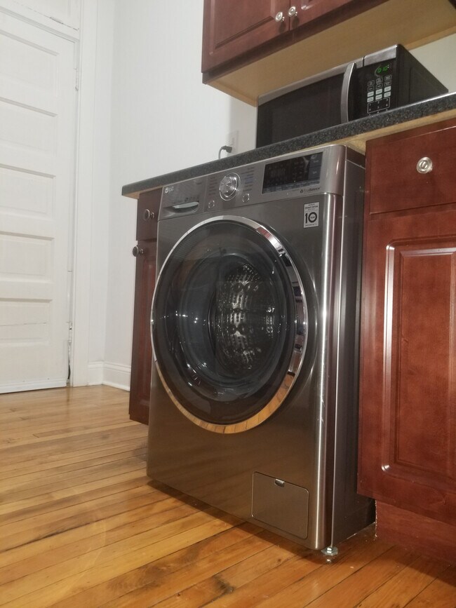 Foto del edificio - 2138 W Berteau Ave