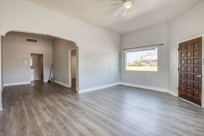 Building Photo - 3500 Louisville Ave