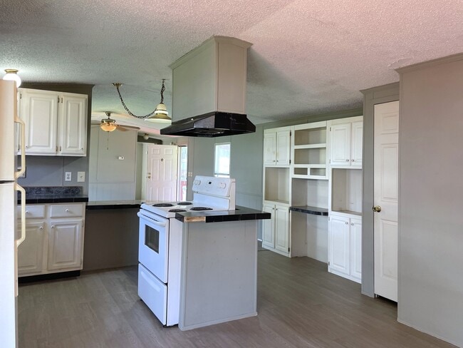 Building Photo - 225 Hillsdale Estates Ln