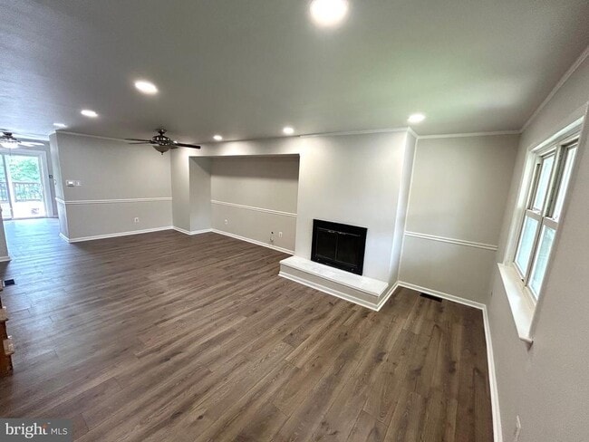 Building Photo - 2103 Walnut Ridge Dr