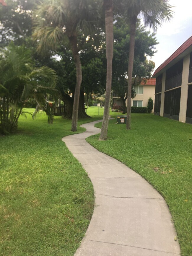 Building Photo - 201 Saint Lucie Ln