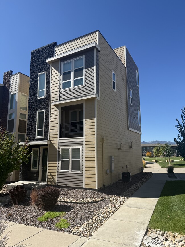 Photo - 11948 Mountview Ln House