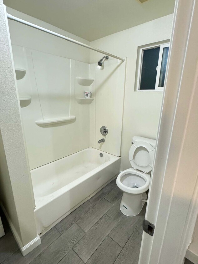 Foto principal - 10909 Burin Ave
