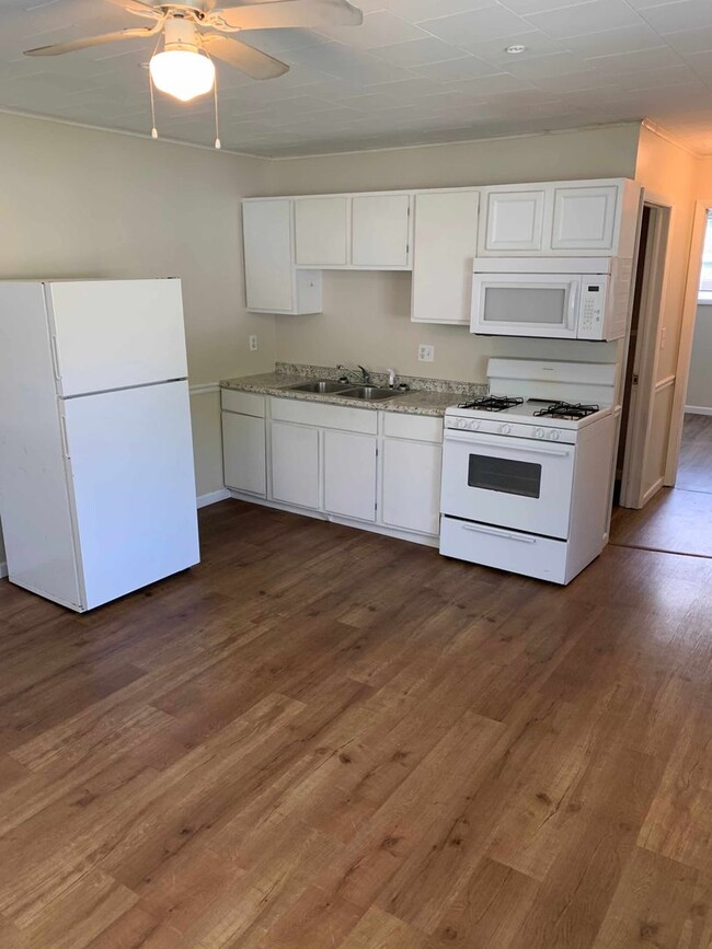 Foto del edificio - 8586 - 200 SOUTH STREET APT A &amp; APT B ...