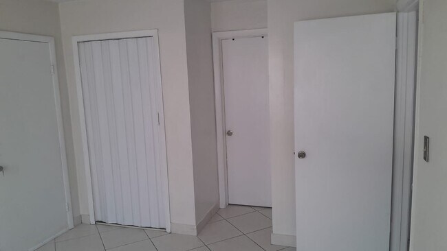 Foto del edificio - 10470 SW 6th St