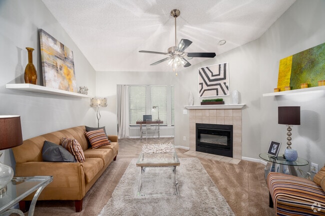 Interior Photo - Harbor Pointe