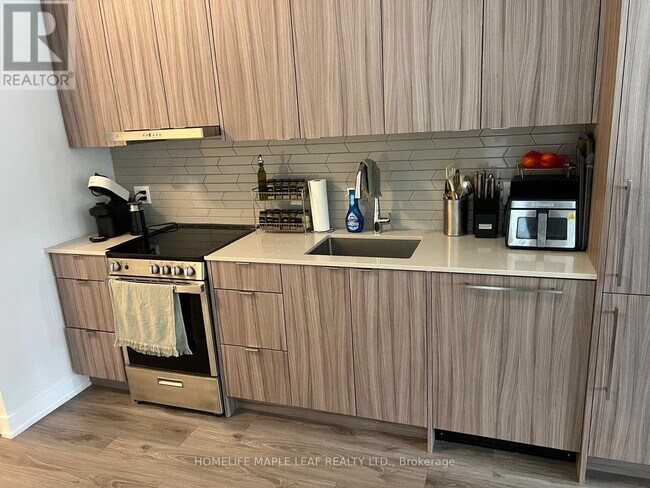Building Photo - 4130 Parkside Village Dr