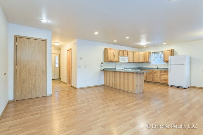 Building Photo - 4773 Glasgow Dr