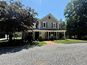 Building Photo - 496 N Country Rd