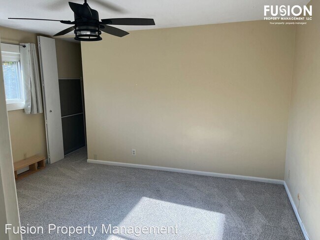 Building Photo - 3 br, 2 bath House - 209 Ledgewood CIR #101
