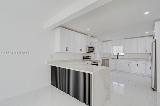 Foto del edificio - 175 NE 120th St