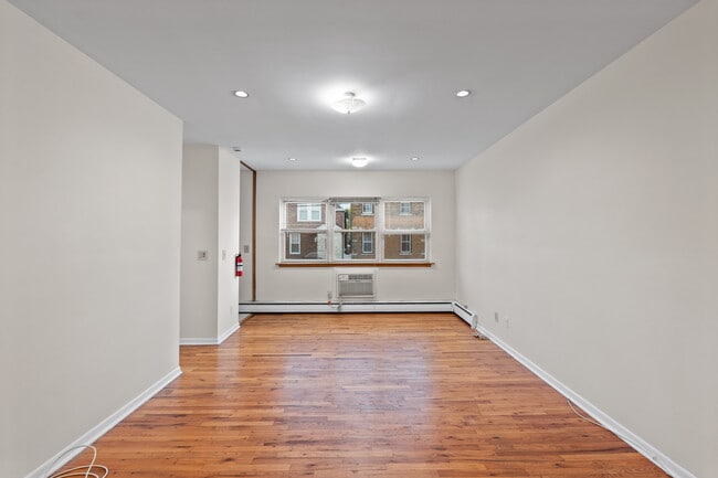 Foto del edificio - 239 Crescent Ln