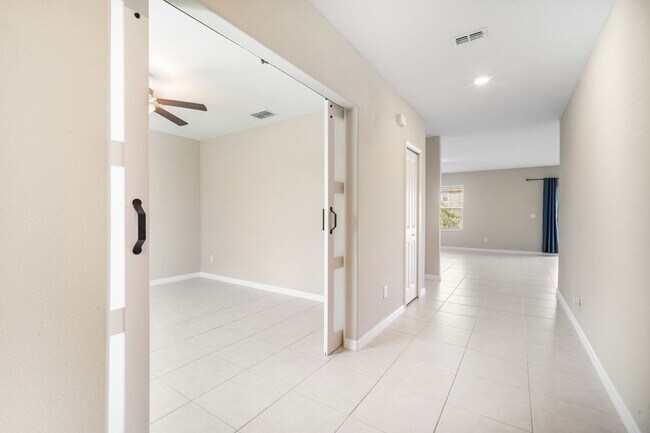 Building Photo - Newer Construction Rental with Open Layout...