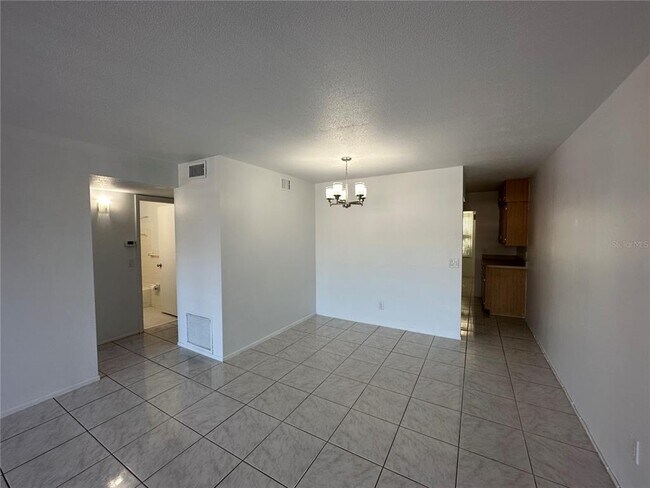 Building Photo - 2042 Australia Way W