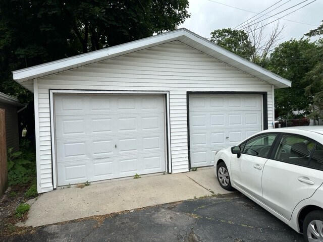 Garage - 173 7th St