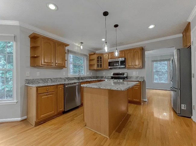 Building Photo - 23238 Willow Creek Way