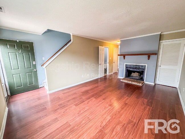 Photo - 102 David Dr Townhome