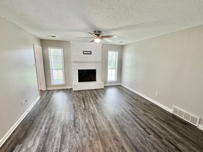 Building Photo - 7242 Rose Trail Dr