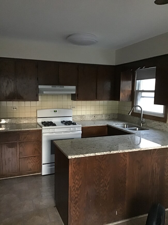 Equipo - 314 N Cedar Ave