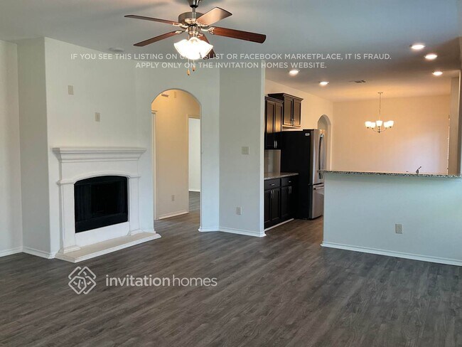 Foto del edificio - 1336 Red River Dr