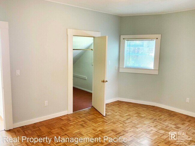 Foto del edificio - 3 br, 1.5 bath House - 2845 Regent Street
