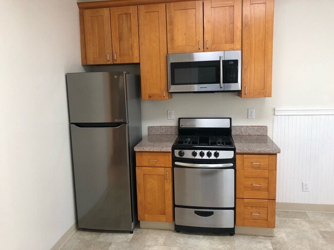 Building Photo - 2 Bedroom 1 Bath**Washer/Dryer in Unit**Di...