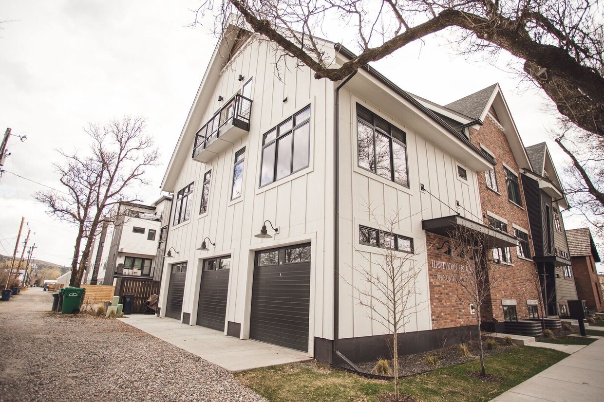 Foto principal - 104 N Church Ave