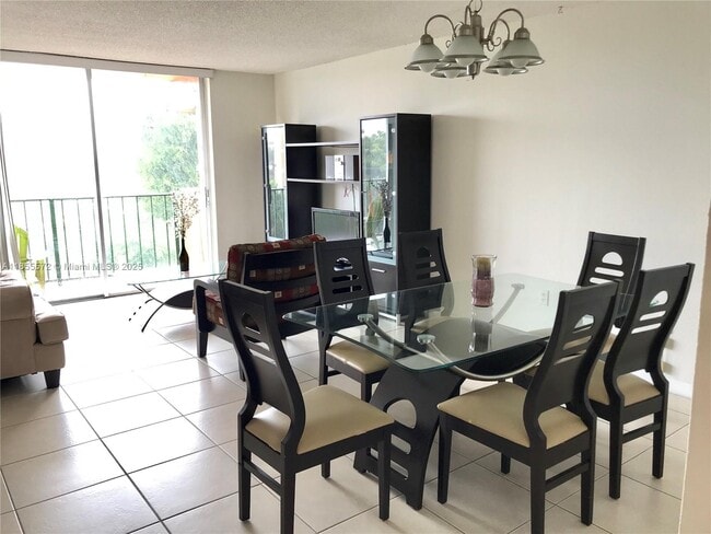 Foto del edificio - 9310 Fontainebleau Blvd
