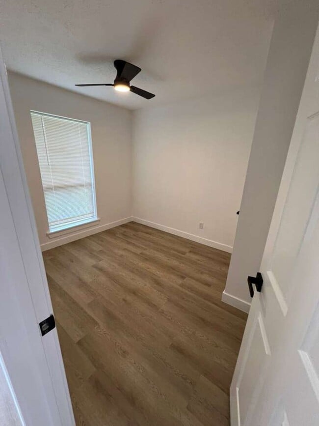 Building Photo - BEAUTIFUL HOME IN HOUSTON. MOVE IN READY!.