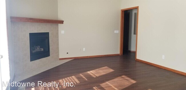 Building Photo - 3 br, 2 bath House - 3717 Shadow Creek Dr.