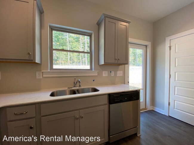 Building Photo - 4 br, 3 bath House - 7929 St. James Drive