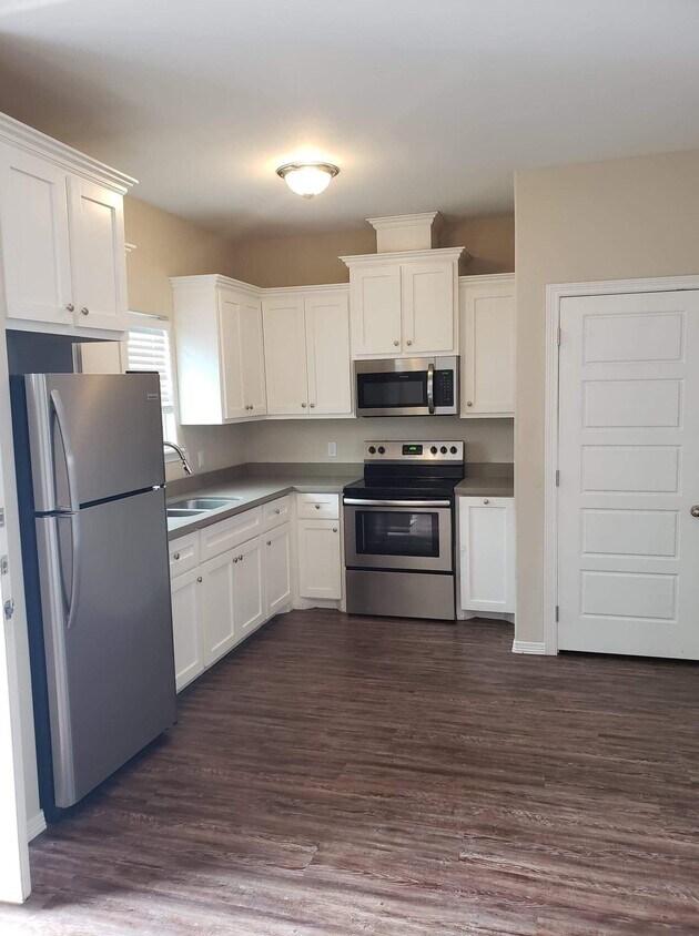 Foto principal - 722 W King Ave