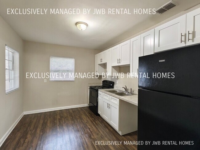 Building Photo - 5249 Anchor Ave