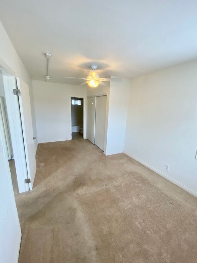 Building Photo - 4671 Westlawn Ave
