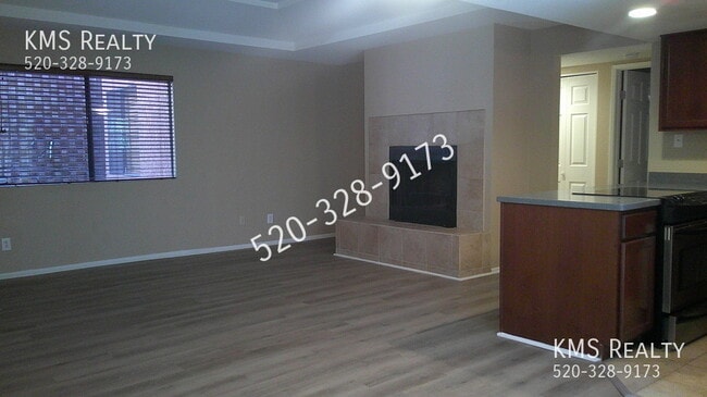 Building Photo - 5051 N Sabino Canyon Rd