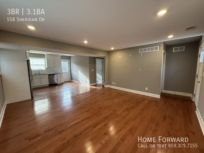 Building Photo - 558 Sheridan Dr